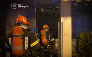 У Львові евакуйовали понад 70 людей: горіло кафе, фото