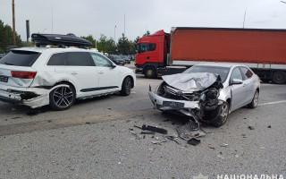 На Львовщине столкнулись две легковушки: пострадали две женщины