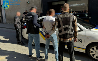 На Закарпатті затримали чоловіка, який за $2300 планував переправити військовозобов'язаного до Румунії