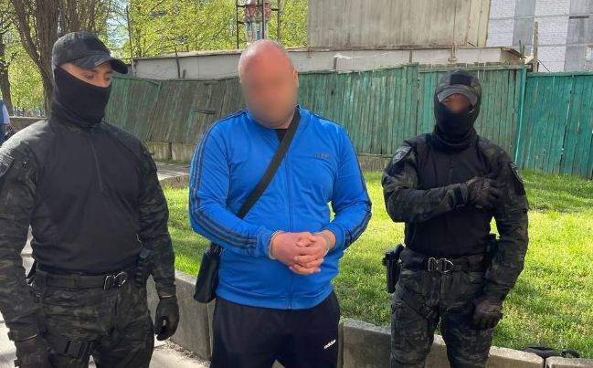 8-12 тысяч гривен за «помощь» в сдаче экзамена в сервисных центрах МВД: разоблачили двух человек