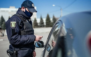 На Кіровоградщині чоловік показав поліції статевий орган, а у суді заявив, що зробив це, бо «не витримав»