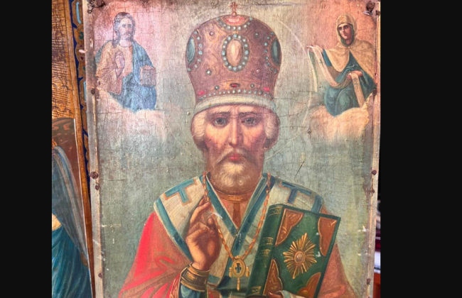 Киевские таможенники изъяли пять старинных икон, злоумышленники пытались переправить в США: фото