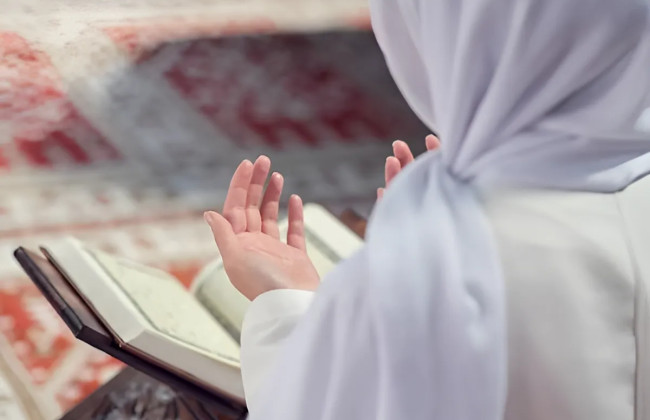 В Англии мусульманская ученица проиграла судебное дело против школы из-за запрета молиться