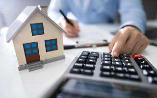 Нужно ли предпринимателю предоставлять ГНС документы о промышленной недвижимости, чтобы не платить за нее налог: разъяснение