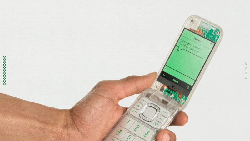 Обратно в прошлое: выпустили раскладной телефон The Boring Phone с базовыми функциями, фото