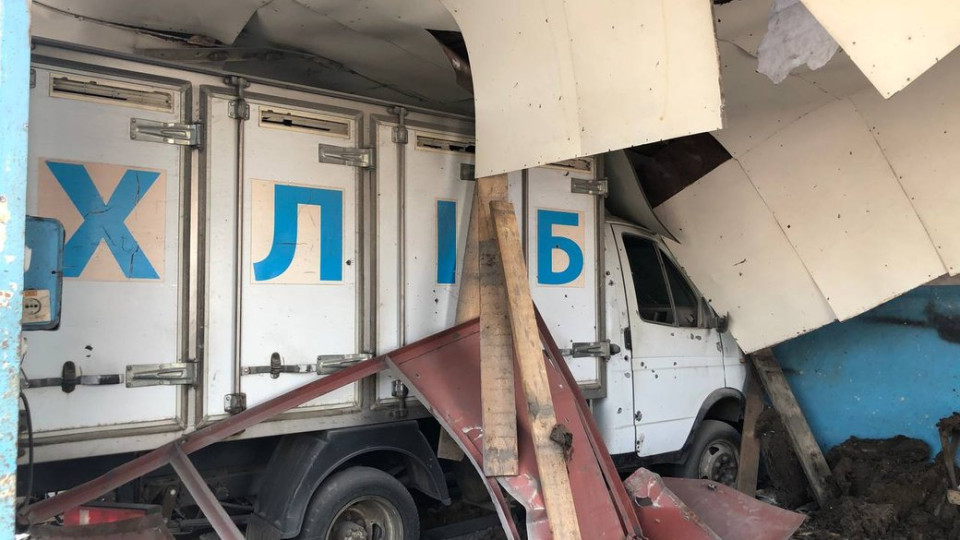 На Чернігівщині окупанти обстріляли автомобіль чоловіка, який привіз хліб у місцевий магазин