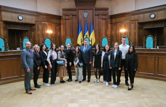 В Конституционном Суде провели встречу со студентами КНУ имени Тараса Шевченко, во время которой обсудили использование искусственного интеллекта в судопроизводстве