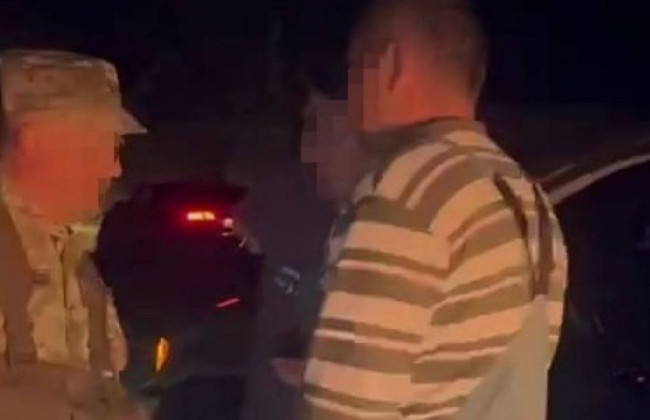 Заблокировали авто и избили: двое неадекватных мужчин напали на пограничников