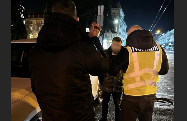 Попытка дать 300 тысяч гривен взятки служащим АО «Укргаздобыча»: обвиняемый признал вину, деньги просит перечислить ВСУ