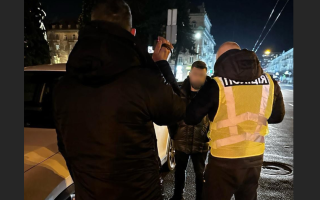 Попытка дать 300 тысяч гривен взятки служащим АО «Укргаздобыча»: обвиняемый признал вину, деньги просит перечислить ВСУ