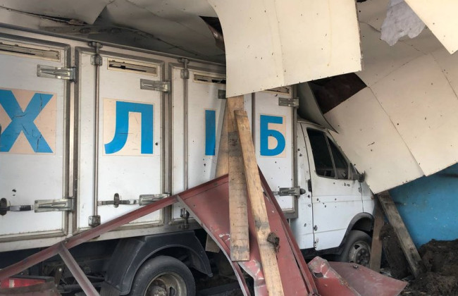 В Черниговской области оккупанты обстреляли автомобиль мужчины, который привез хлеб в местный магазин