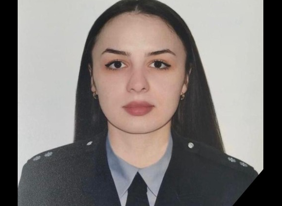 Обломок ракеты пробил крышу автомобиля: появились подробности гибели полицейской в Чернигове в результате атаки рф