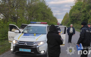 На Вінничині знайшли автомобіль з боєприпасами, який використовували у нападі на патруль поліції