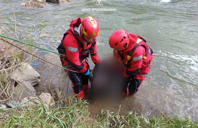 На Ивано-Франкищине спасатели вытащили из рек двух утопленников
