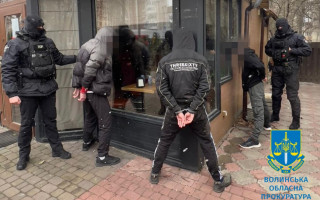 «Выбивали» из военного 3000 долларов надуманного долга: на Волыни будут судить преступников