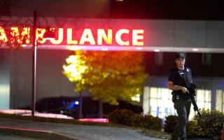 После самой масштабной стрельбы в Льюистоне в штате Мэн усилят контроль над оружием