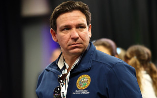 Во Флориде США собираются «говорить правду о зле коммунизма», — Рон ДеСантис подписал закон