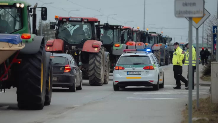 Польские фермеры снова блокируют границу: образовались очереди из более 1700 грузовиков