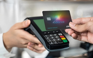 В США появятся банковские карты, которые будут подсвечиваться после оплаты