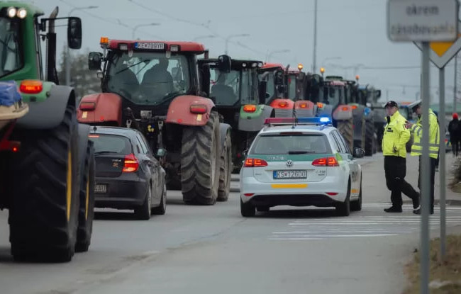 Польские фермеры снова блокируют границу: образовались очереди из более 1700 грузовиков