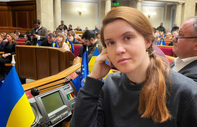 Мар'яна Безугла закликала дітей народних депутатів оновити дані у ТЦК