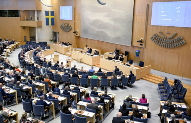 Парламент Швеции одобрил закон об уменьшении возраста для легального изменения пола