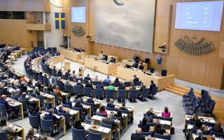 Парламент Швеции одобрил закон об уменьшении возраста для легального изменения пола