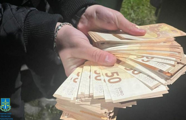 20 000 євро з ухилянта за «квиток» до Угорщини: на Львівщині викрили схему