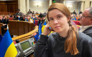 Марьяна Безуглая призвала детей народных депутатов обновить данные в ТЦК