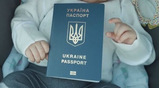 Как оформить загранпаспорт ребенку: разъяснение