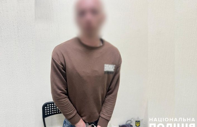 Дерзкое ограбление собора в Киеве: мужчина разбил стекло иконы и украл драгоценности