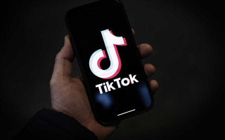 Джо Байден подписал закон о потенциальном запрете TikTok в США: что известно