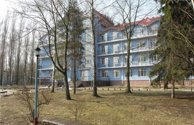 Чиновницу КП «Киевский метрополитен» подозревают в убыточной реконструкции базы отдыха на более 300 тысяч гривен