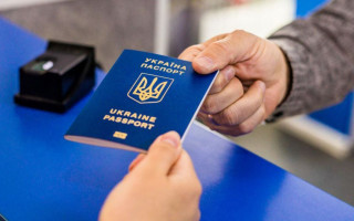 Украинские мужчины с 18 до 60 лет не смогут получить паспорта за границей, - постановление Кабмина