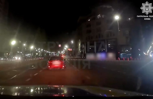 В Киеве наказали водителя Lexus, который двигался без ближнего света фар в темное время суток