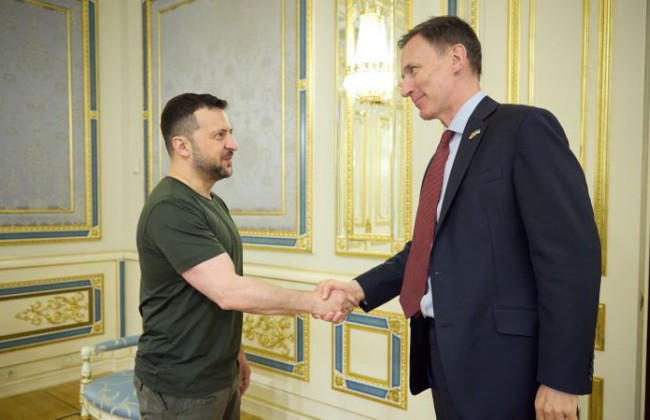 Зеленский обсудил с министром финансов Великобритании санкции и поддержку Украины
