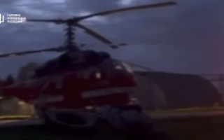Російський гелікоптер Ка-32 знищено на аеродромі у москві, відео