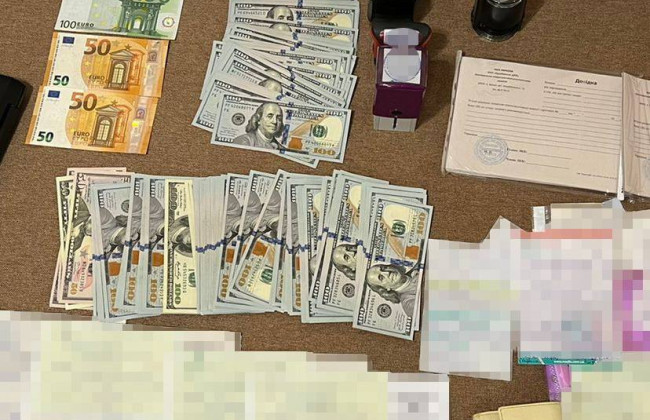 До 50 тысяч гривен за оформление инвалидности: на Львовщине разоблачили группу медиков, которые зарабатывали на документах