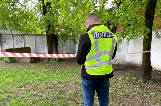 В Житомирской области учитель набросился с ножом на бывших учеников: есть жертва