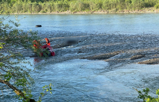 На Закарпатье из Тисы вытащили тела двух мужчин