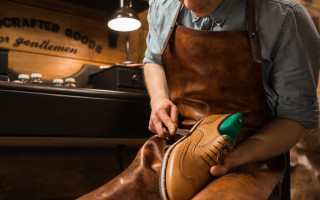 Украинцам объяснили, как защитить свои права при заказе услуг по ремонту обуви