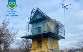 Под предлогом строительства голубятни завладели землей стоимостью более 20 млн гривен: прокуратура требует снести недвижимость