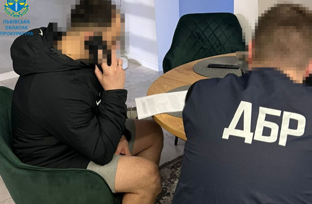 На Львовщине депутат сельсовета присвоил участок, где собирались строить дорогу