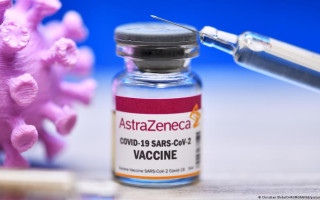AstraZeneca впервые в суде признала редкий побочный эффект своей вакцины