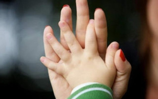 Чи відмінять пенсію по втраті годувальника на неповнолітню дитину, якщо її всиновить вітчим: роз’яснення ПФ