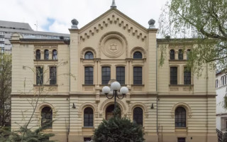 В Варшаве коктейлем Молотова пытались поджечь синагогу