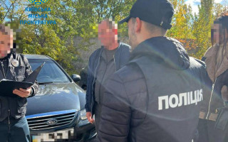 Четверо парней «по-дружески» пришли к предпринимателю и избили его за криптовалюту на $28 тысяч