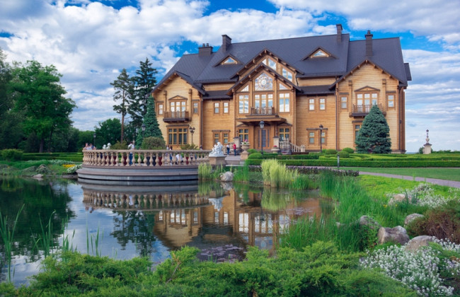 Начался процесс передачи имущества в государственное управление парка «Межигорье»