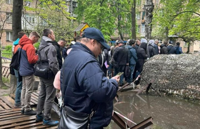 Очереди возле ТЦК выросли, но это не добровольцы, — спикер Полтавского ТЦК Истомин