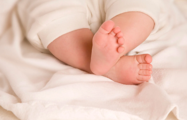 На Волыни 19-летняя горе-мать заморила голодом дочь: младенец не прожил и двух месяцев